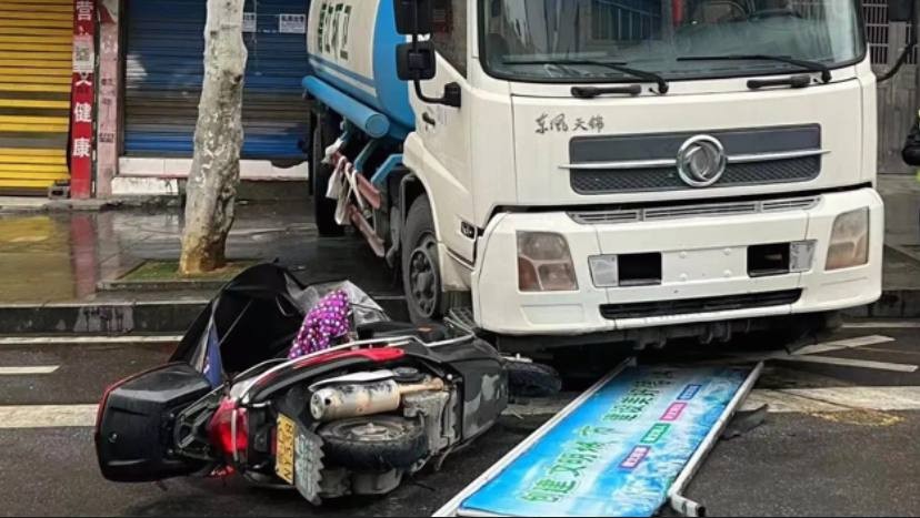 德江县洒水车撞死人事件：一场人命关天的交通事故，为何难以得到公正处理？